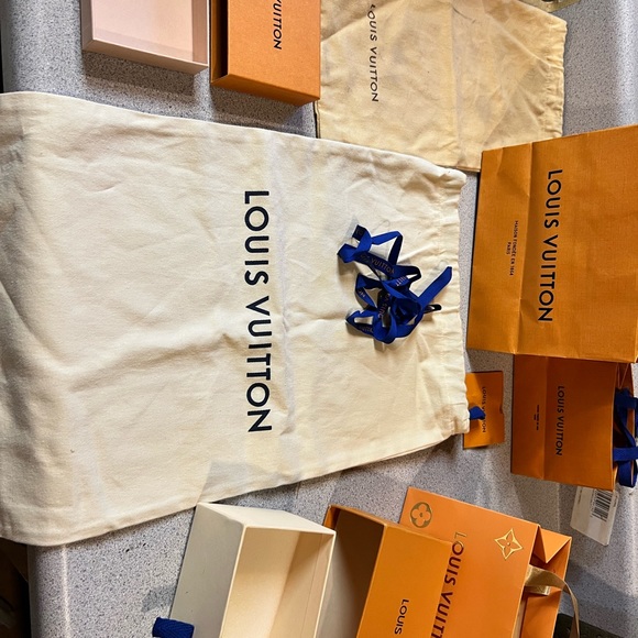 Louis Vuitton Boxes , bags , dust bags , wraps - Picture 3 of 14